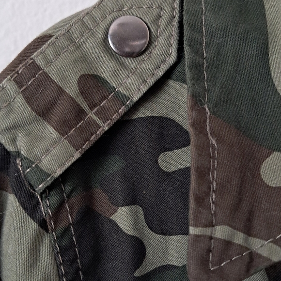 Camouflage Hooded Jacket - Picture 5 of 7